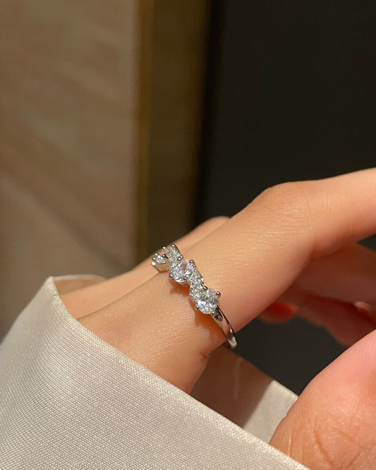 Ivy Minimal Ring Band