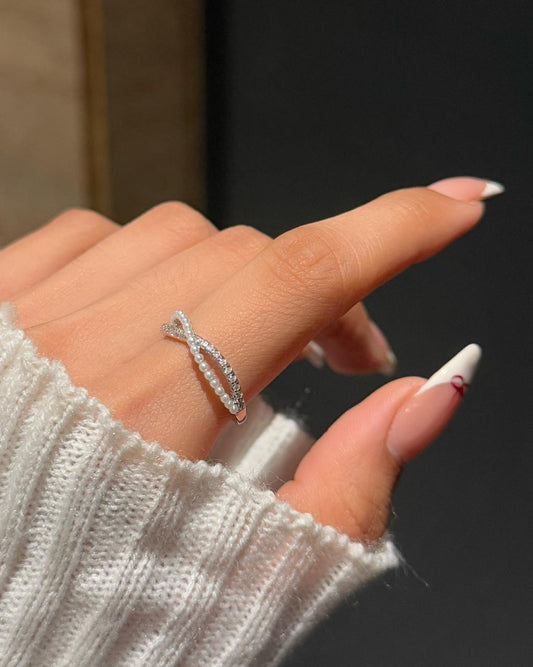 Swirl around Pearl Detailed Ring