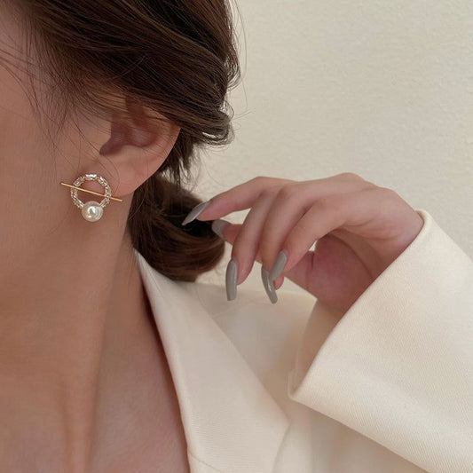 Your Highness Pearl Earrings