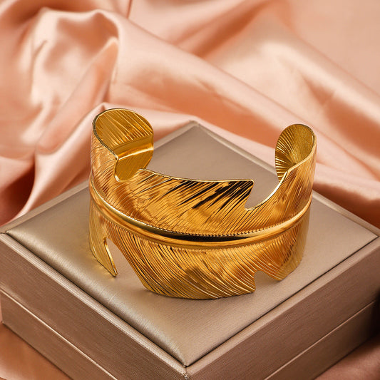 Don’t “leaf” me! Handcuff