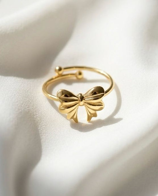 Bows are beautiful ! Ring