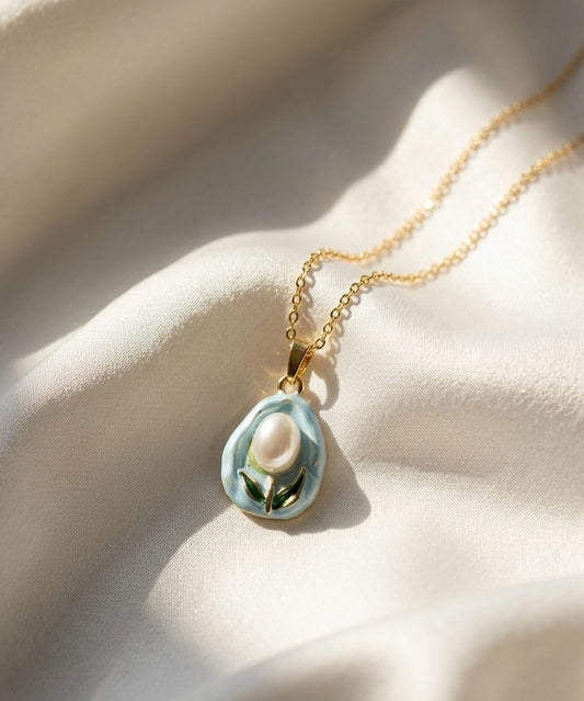 Lil Pearly Bloom Necklace