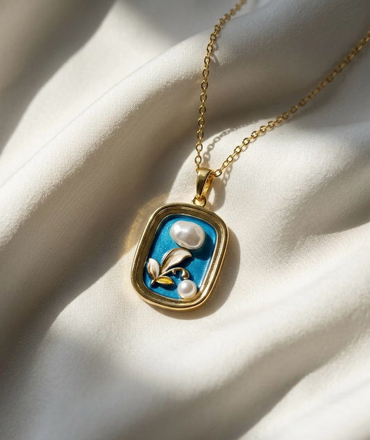 Willow in the sky! Necklace