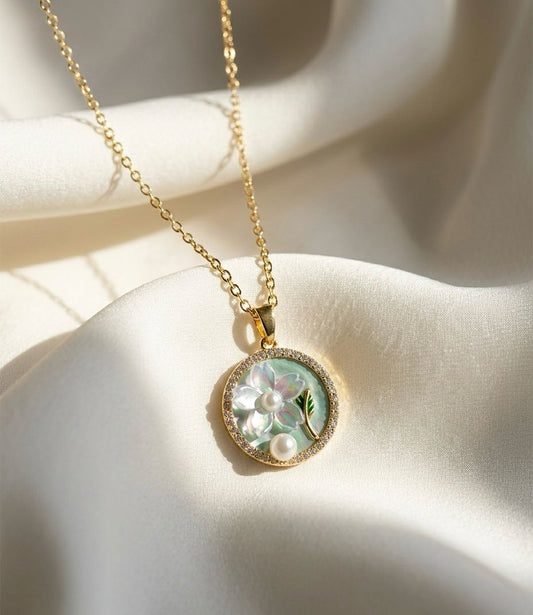 Floral Secret Vintage Necklace
