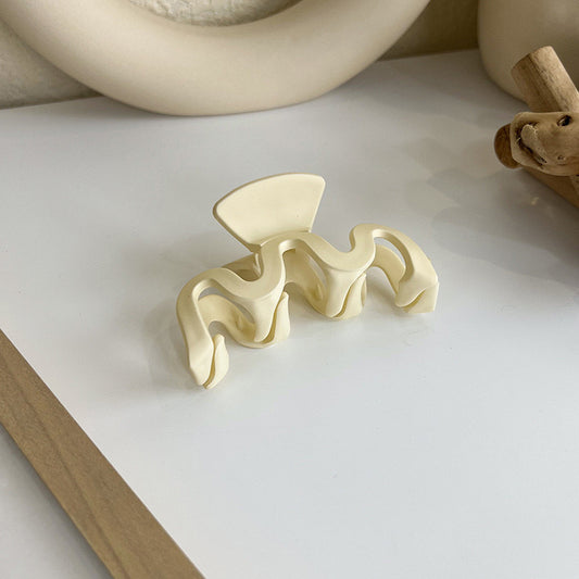 Wavy Hair Claw- beige white