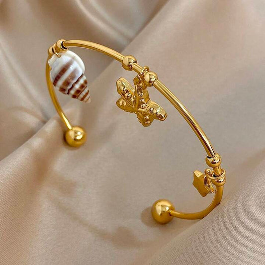 Oyster Muse Gold Bracelet