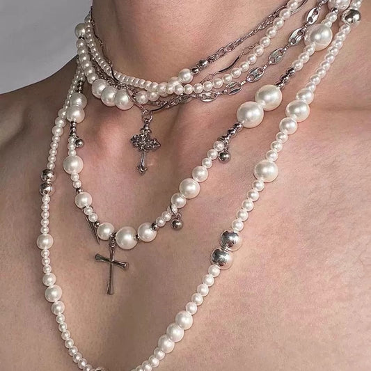 Witching-hour! Multilayered Pearl Necklace