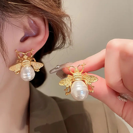 Queen Bee Pearl Earrings