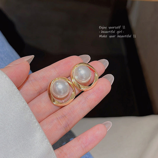 Chic Pearl Statement Earrings