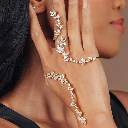 Aurora Mist Hand Jewelery (golden)