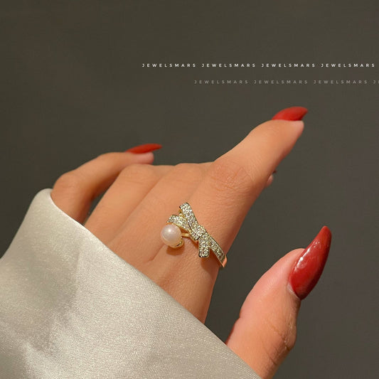 Bow Royal Ring