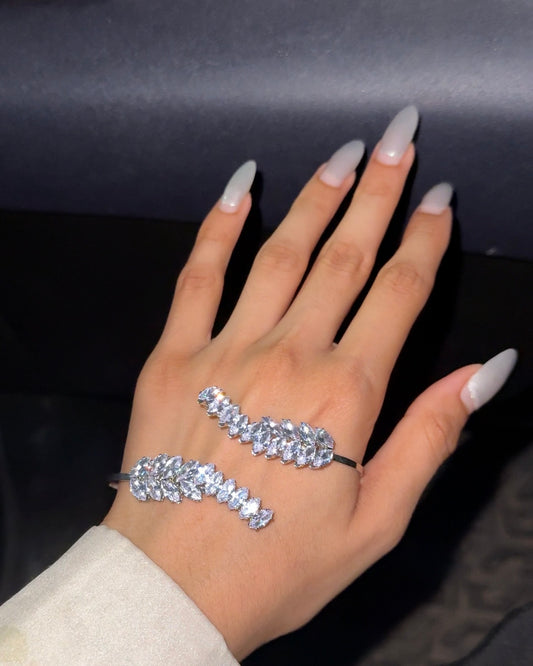 Midnight Radiance hand jewellery