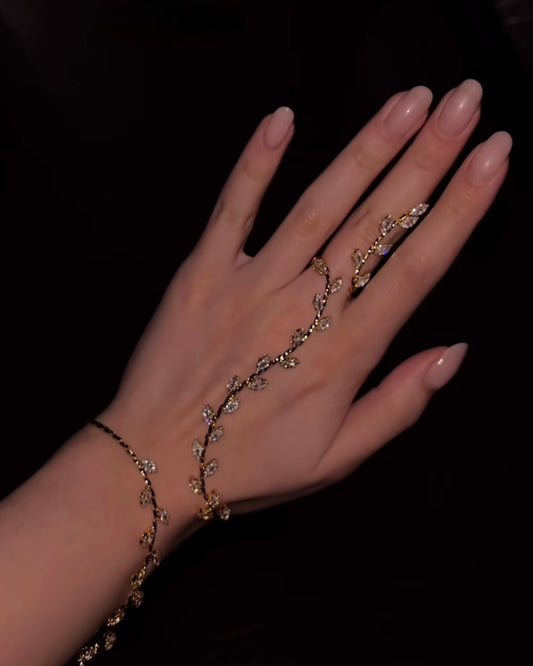 Glimmer Veil Hand Jewelry (golden)