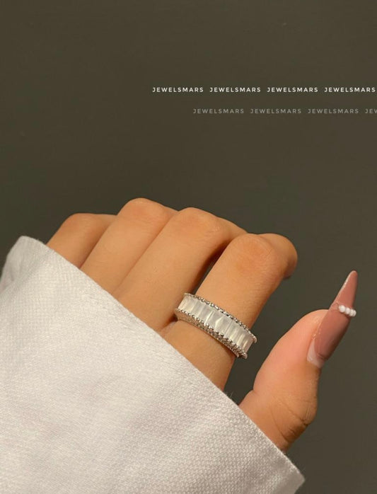 Taylor Ring Band- white