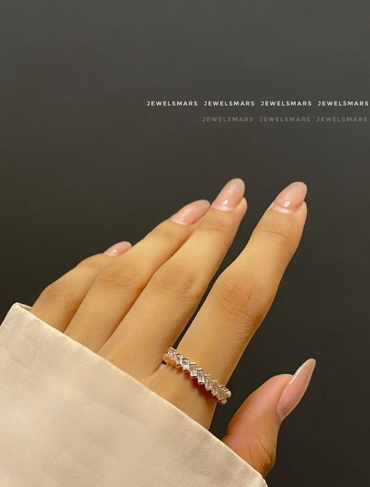 Tina Minimal Ring Band