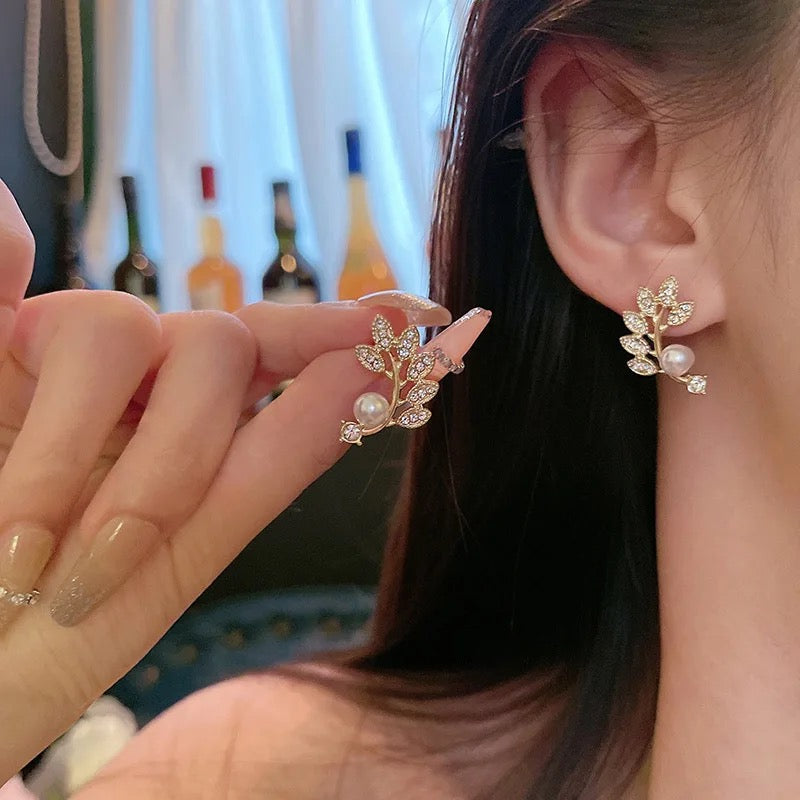 High Quality Sparkling Crystal CC Earring Brand Luxury S925 Silver Earring  For Womens Fashion Korean Designer Earrings Jewelry From Triplexedgei,  $6.26 | DHgate.Com