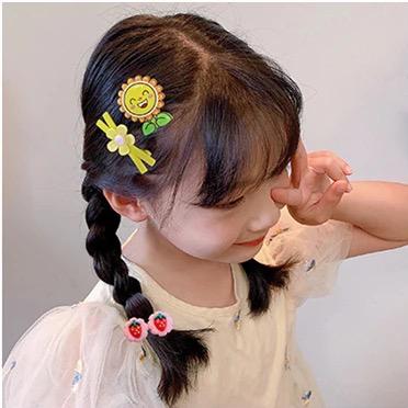 Pack of 14 cute hairclips - green