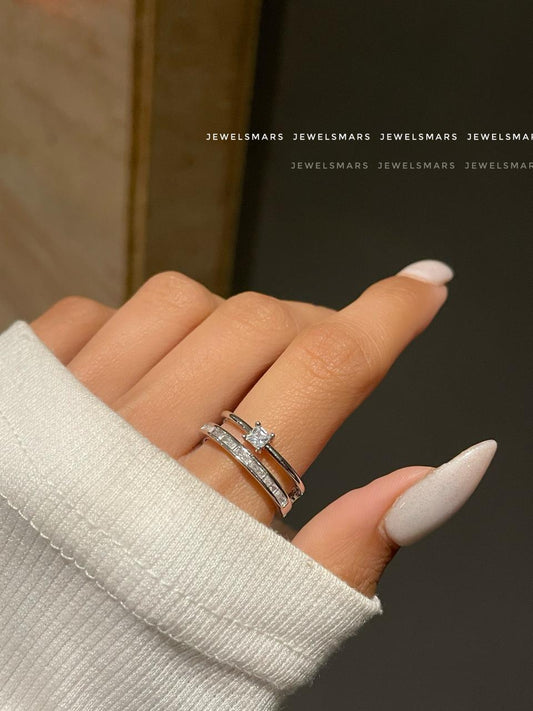 Solitaire Crown Ring