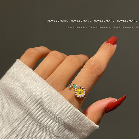 The Daisy Bloom Ring