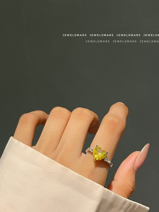 Valentina Heart Ring - yellow