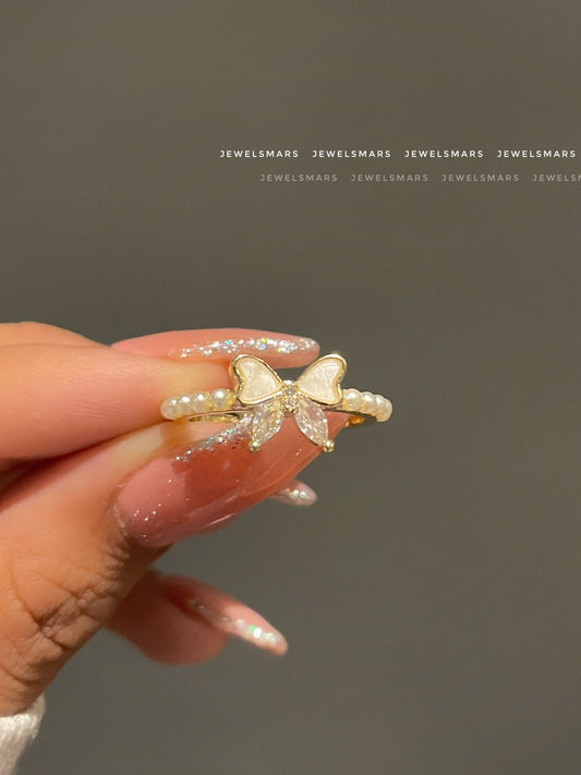 Bow! Premium Pearl & AD stones Ring