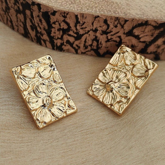 Minimalist Floral Statement detailed stud earrings