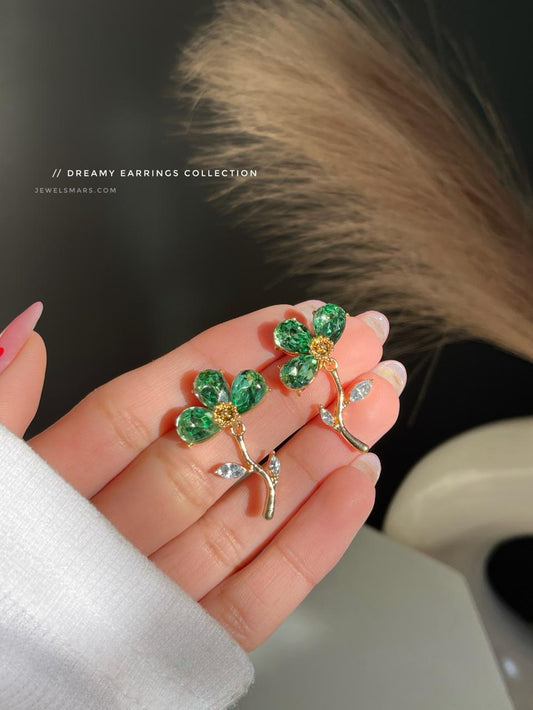 Minimal Dreamy Floral Earrings