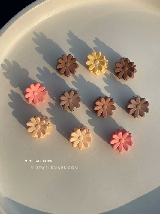 Pack of 10 mini Daisy Hair Clips