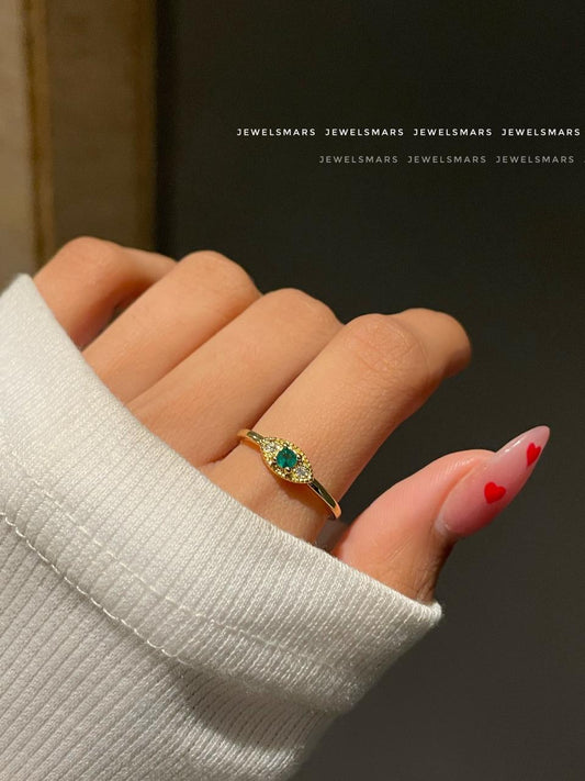 Minimal Eye ring- green