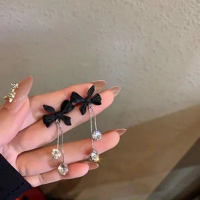 Black the Bow Earrings