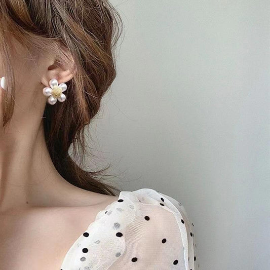 Pearl Daisy Earrings