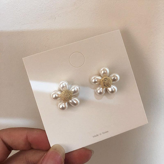 Pearl Daisy Earrings