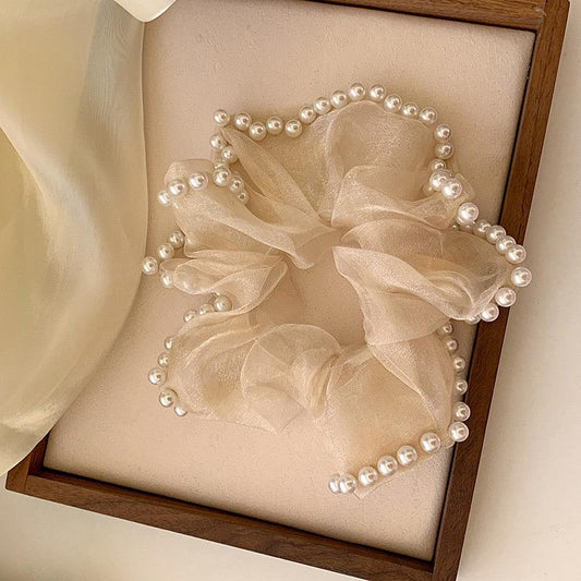 The Royal Pearl Scrunchie (giant)