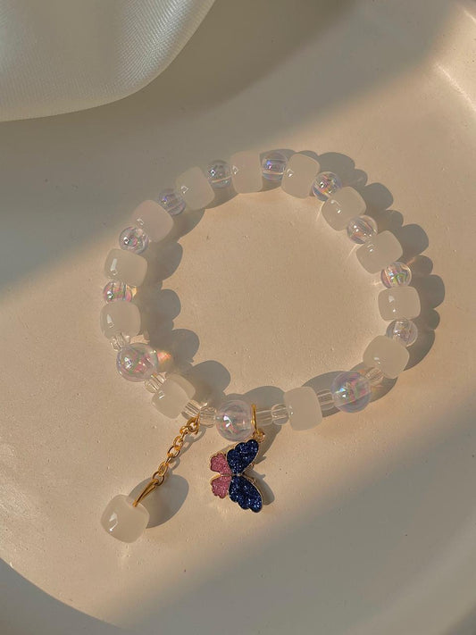 Butterfly in the paradise bracelet- white