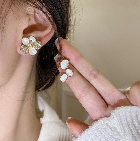 Mismatch Flower Earrings