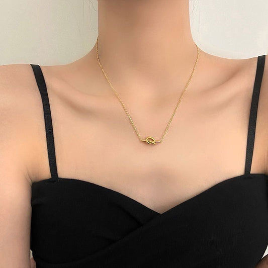 Knot it Necklace