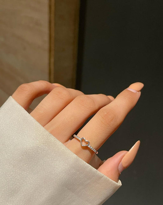 Minimal Heart Ring