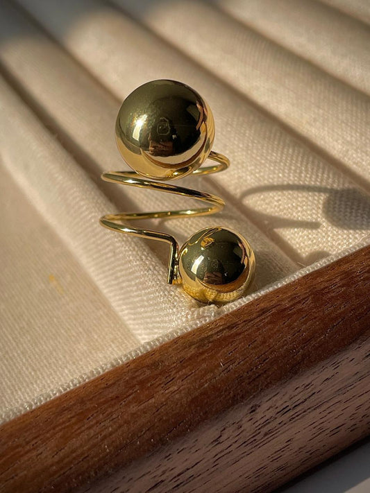She’s iconic! Statement Ring
