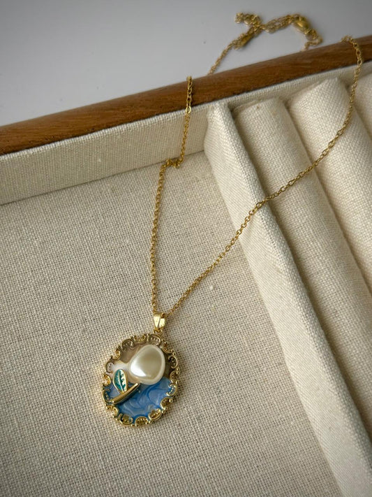 Tulip in my Sea Vintage Necklace