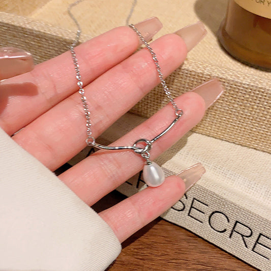 Pearl-twine Dainty Necklace