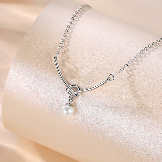 Pearl-twine Dainty Necklace