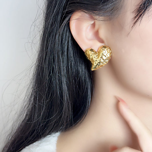 Amour Lustrous Heart Earrings