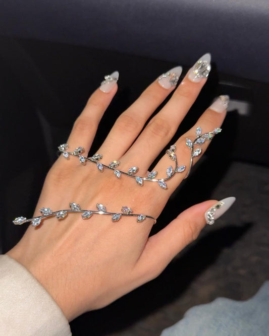 Sabrina Carpenter Core!Hand Jewellery
