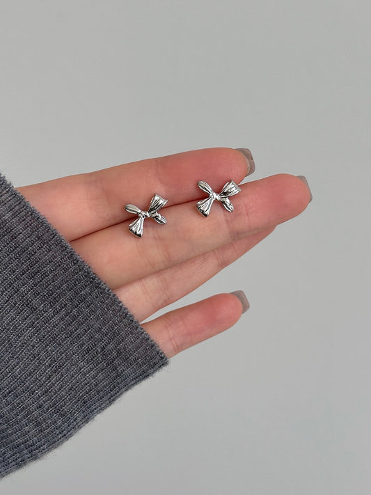Petite Pretty Bow Earrings