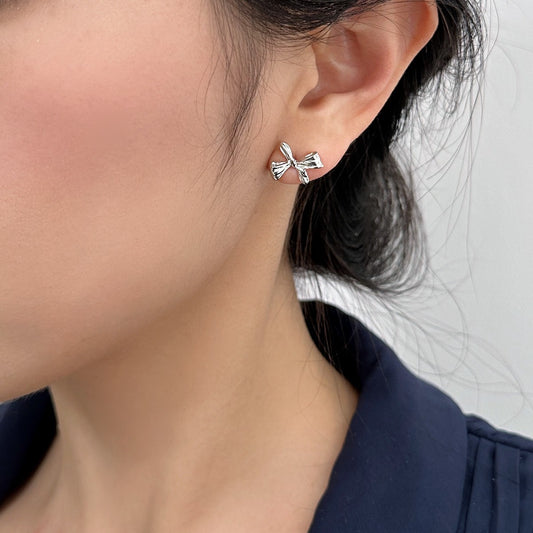 Petite Pretty Bow Earrings