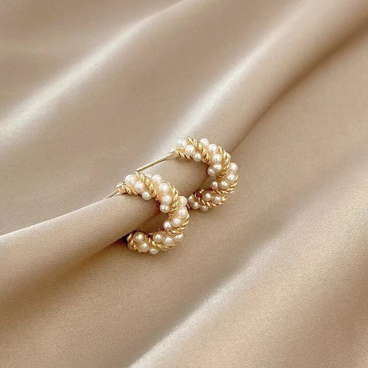 Pearls with a twist! Earrings
