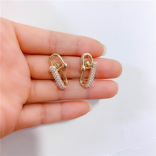 Steal the spotlight Pearl Earrings