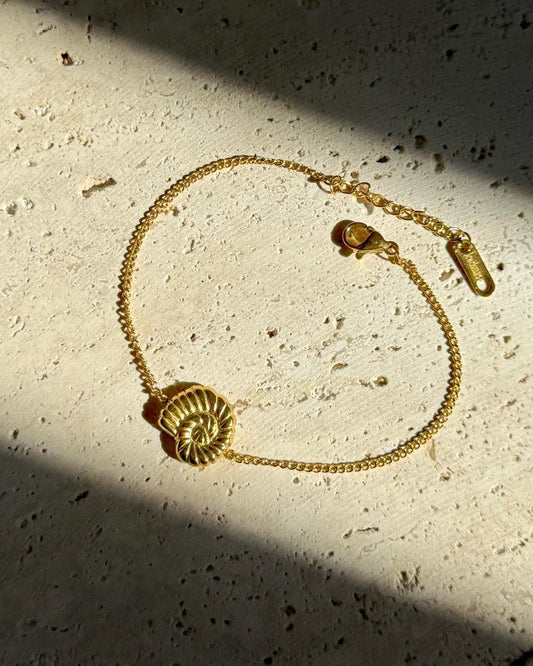 Shellée Gold Bracelet