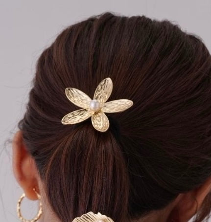 Floral Pearly Statement Metal Hair Tie