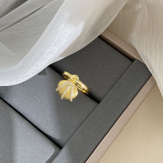 Marissa Dangling-Shell Ring